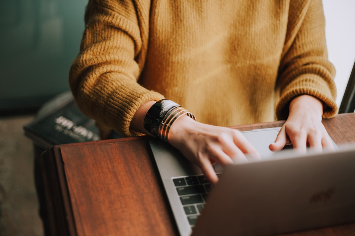 Laptop und Datenverarbeitung